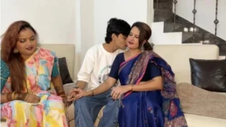 माँ और चाची की चूत एक साथ चोदा ठरकी बॉय लंड से देसी इन्सेस्ट चुदाई