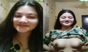 FSI Blog Very beautiful cute muslim chubby Indian girl nude boobs show on video call with bf