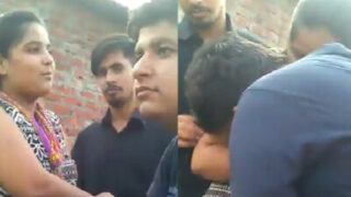 भोजपुरी सेक्स एमएमएस वीडियो दोस्त के सामने उनकर गर्लफ्रेंड के बूब्स चुसाई