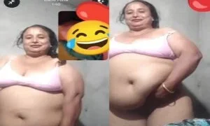 FSI Blog Indian xxx porn videos Muslim Aunty showing big pussy on video call to nephew