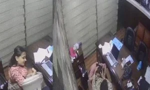 Fsiblog latest viral sex mms office girl kissing and blowjob with boss son