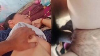 भोजपुरी भाभी सेक्स वीडियो पड़ोसन भाभी के बूब्स दबाते हुए चूत चोदाई होता
